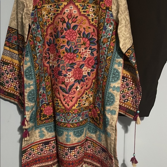 Sapphire embroidered two piece Pakistani dress - Picture 4 of 6